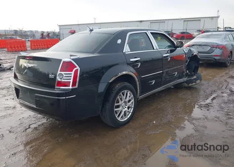 2010 Chrysler 300 Touring/Signature Series из США, поврежденный, VIN 2C3CK5CV9AH210853